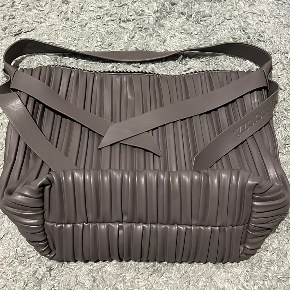 Paparazzi Silver 2021 Convention Shoulder bag